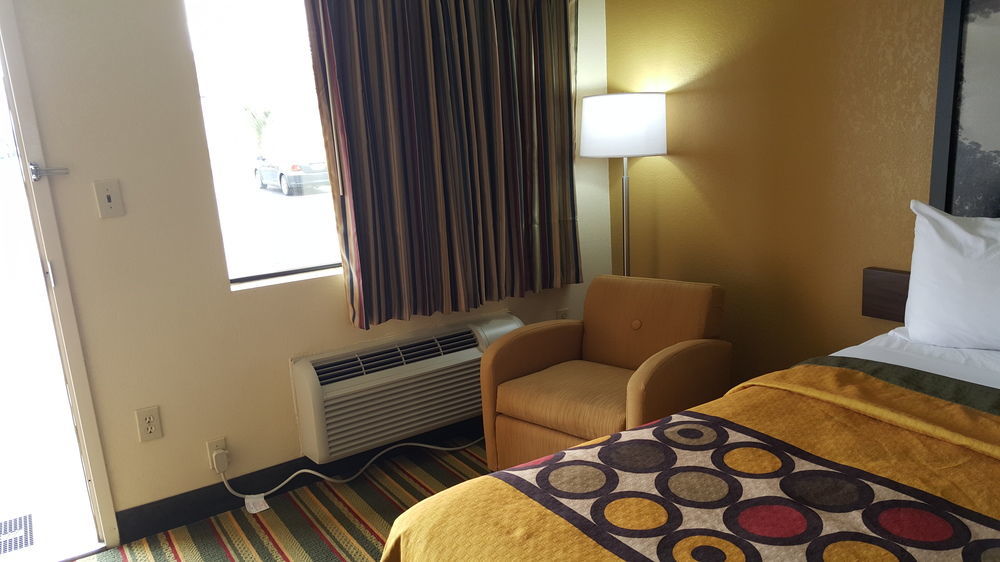 Super 8 By Wyndham Byron/South Macon Hotel Kültér fotó
